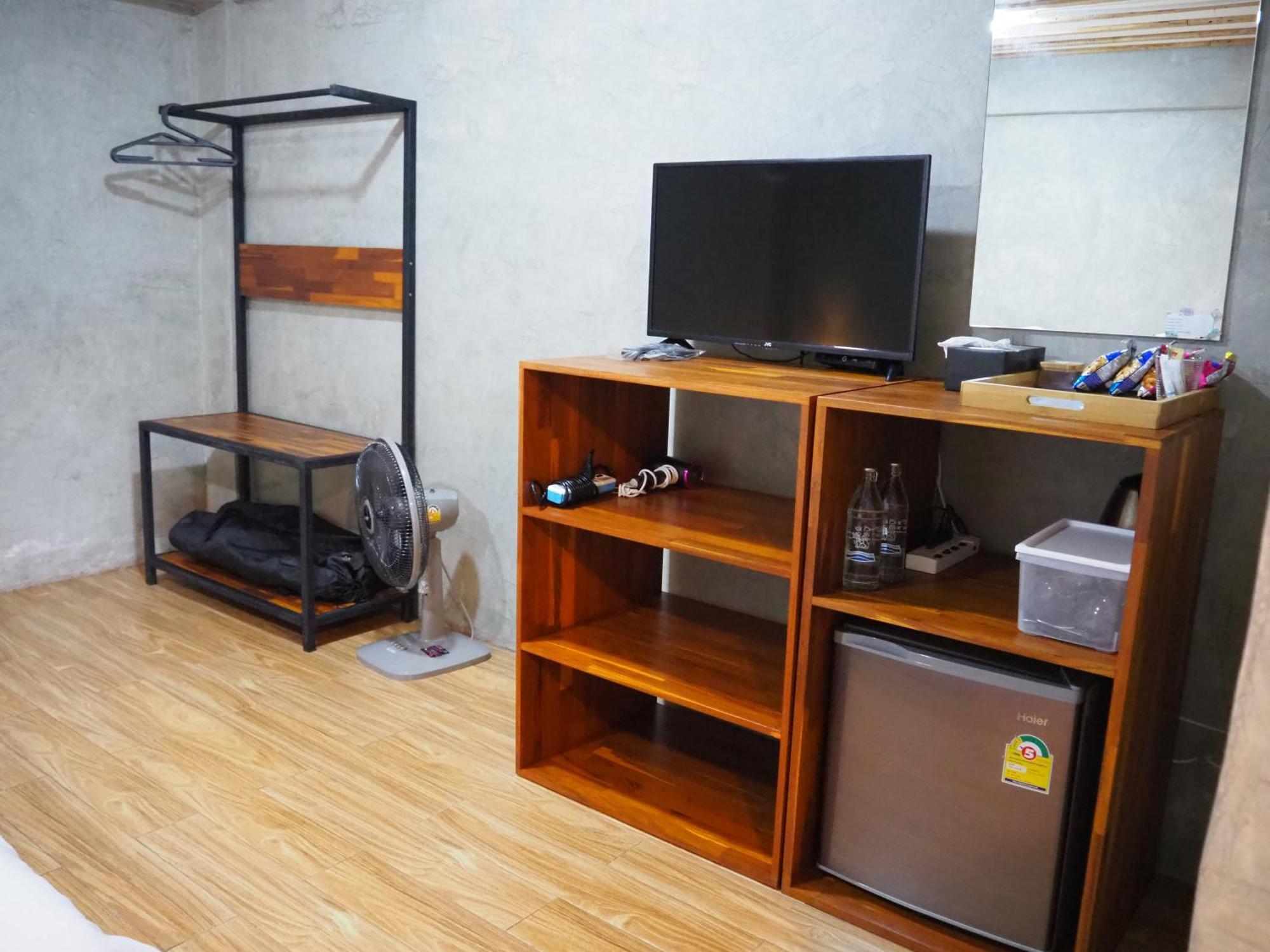 Banmai87 Guest House บ้านไม้87 เกสต์เฮ้าส์ Аюттхая Экстерьер фото