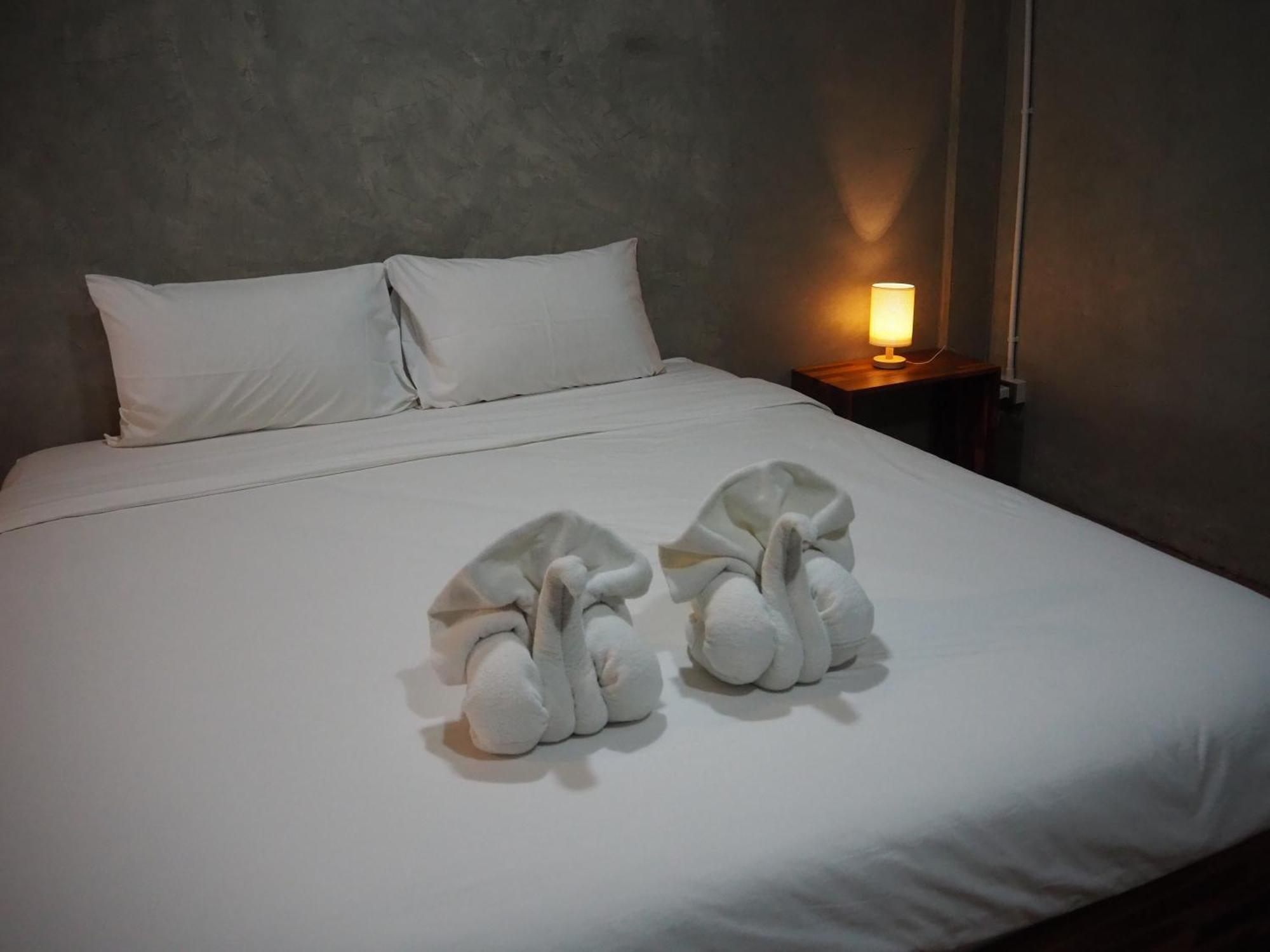 Banmai87 Guest House บ้านไม้87 เกสต์เฮ้าส์ Аюттхая Экстерьер фото